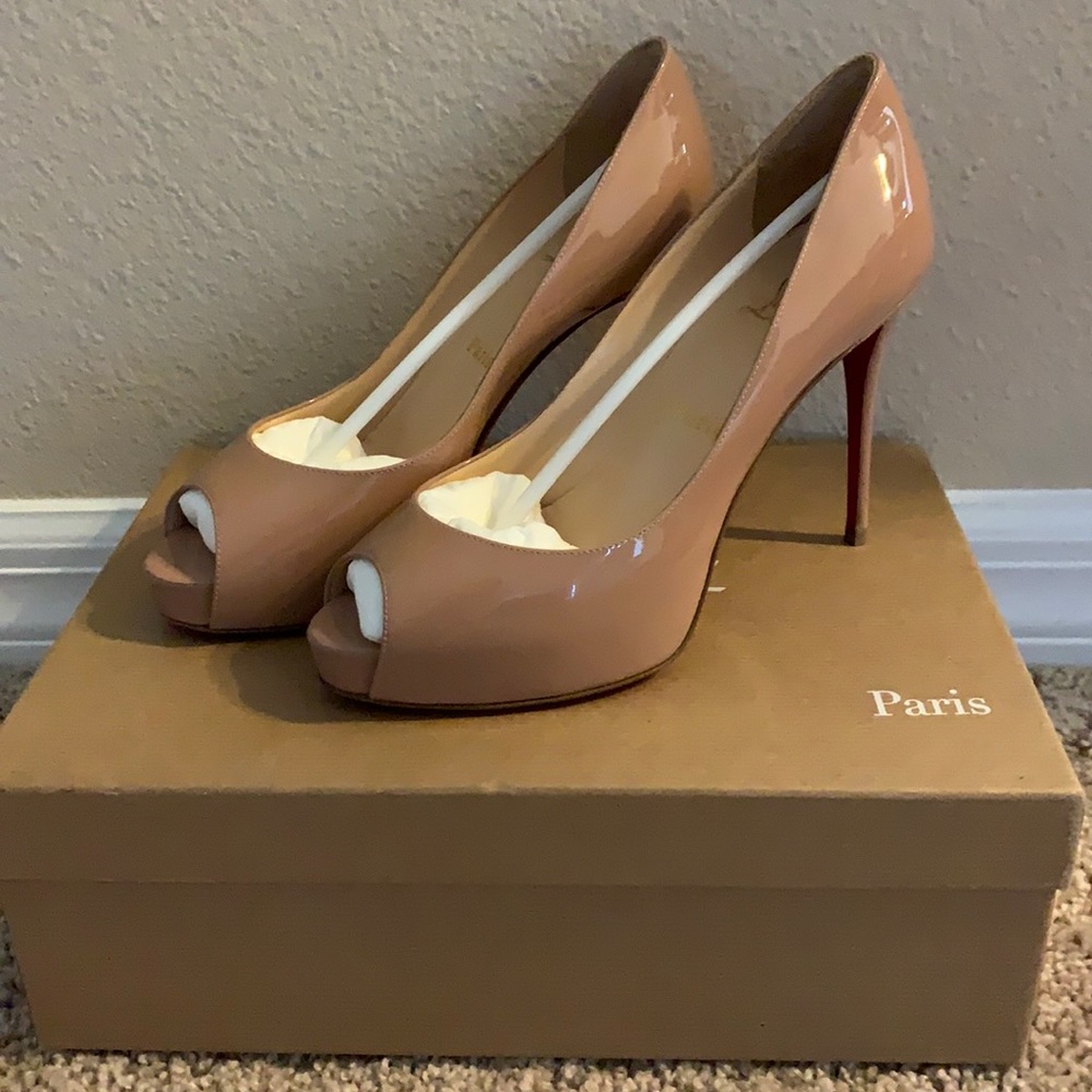 Christian Louboutin New Very Prive 100 Patent Nude 36